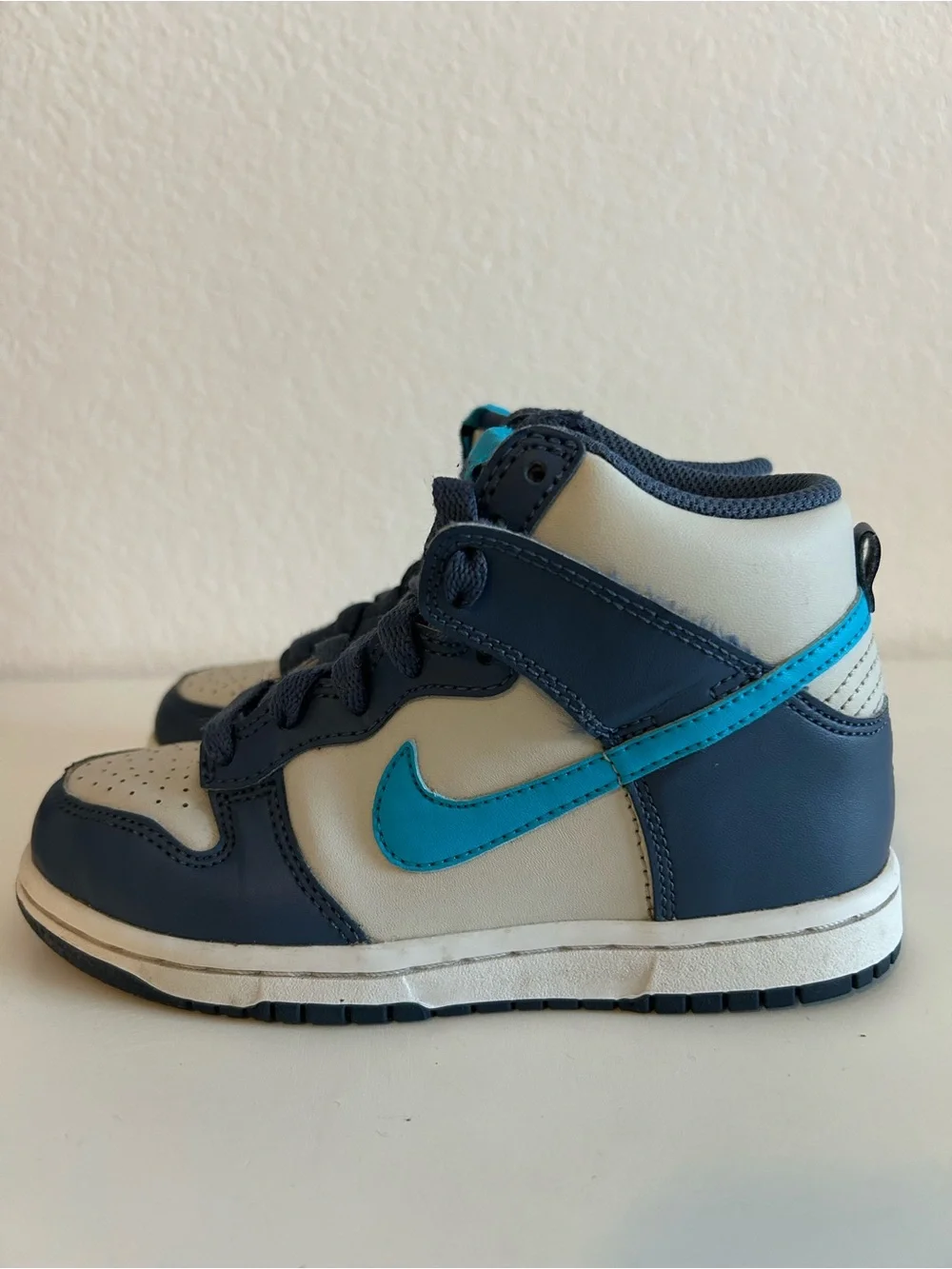 Nike Dunk High Sneakers in Light Bone and Diffused Blue, Kids Size 12c